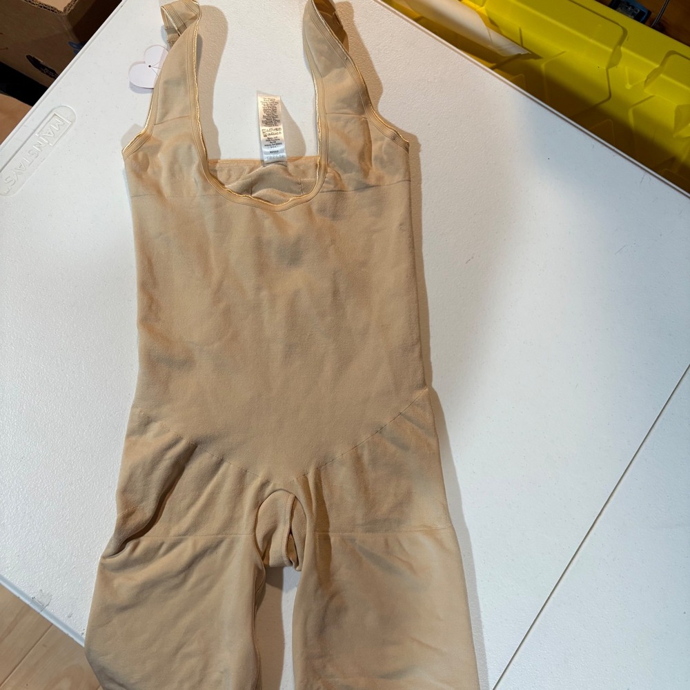 Assets by Spanx Women Nude Breathable Ultimate Shaping Bodysuit Size Large
